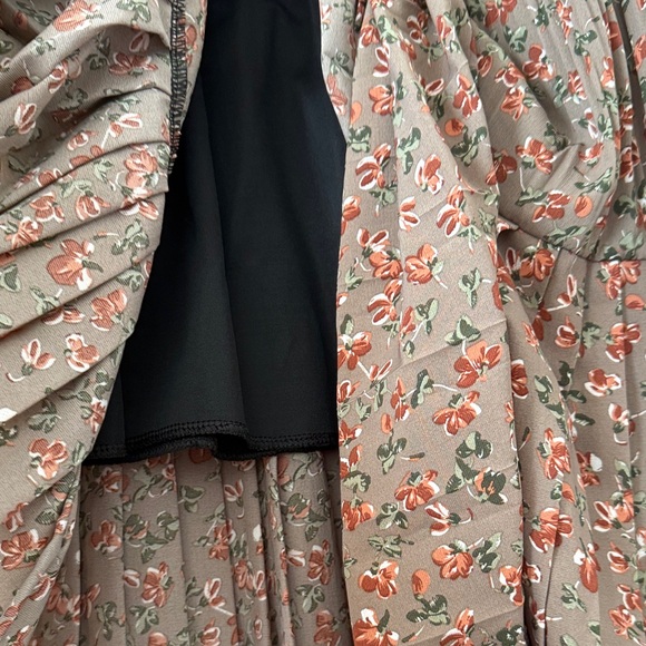 Brown Floral Pleated Women's Skirt - Picture 6 of 7